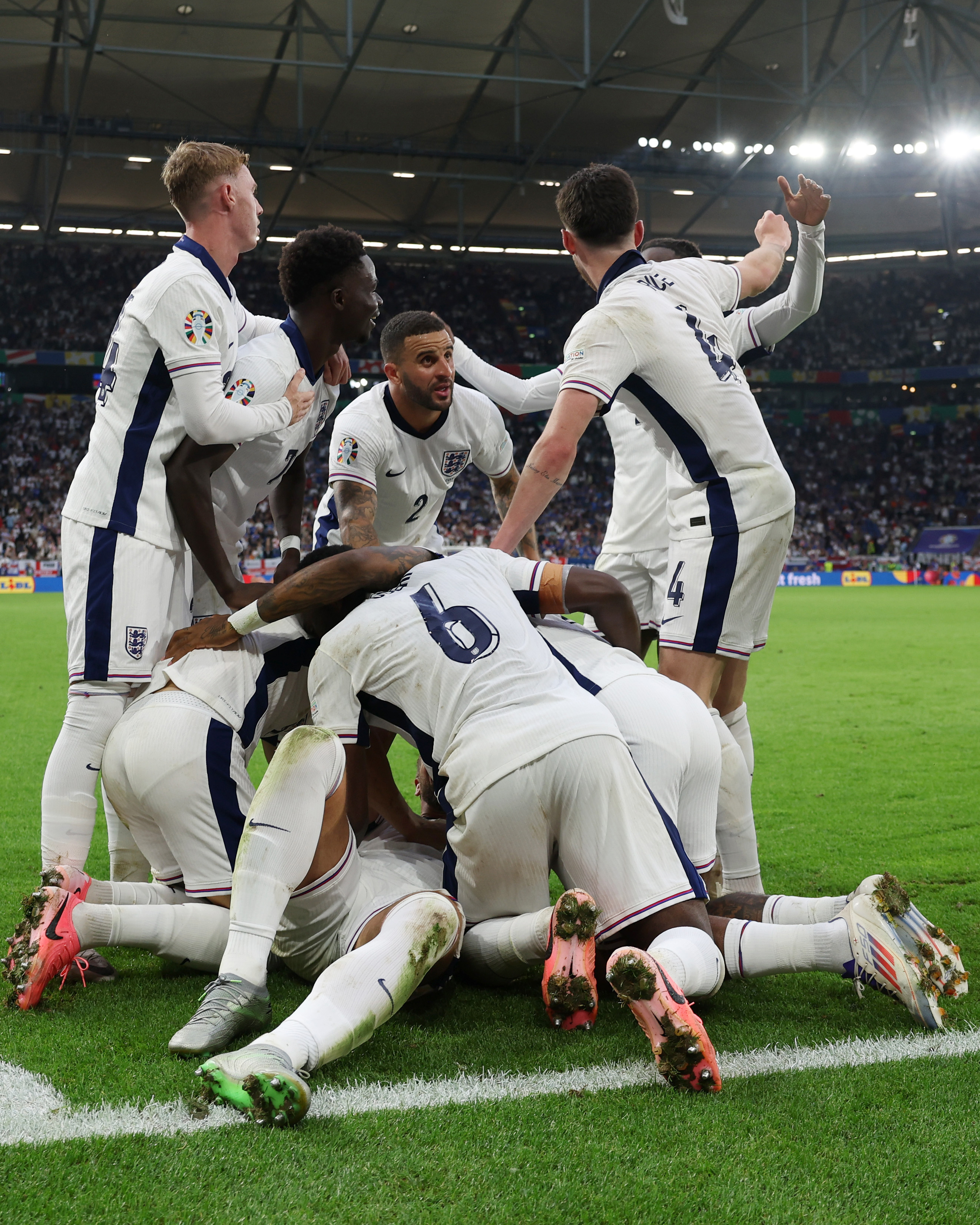 包含英格兰队逆转葡萄牙队,樊振东关键制胜的词条 包含英格兰队逆转葡萄牙队,樊振东关键制胜的词条